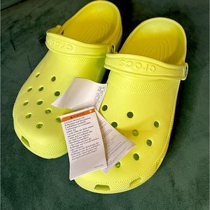 Crocs classic 10001-3U4 NEW! Size M11. Color lime zest.
